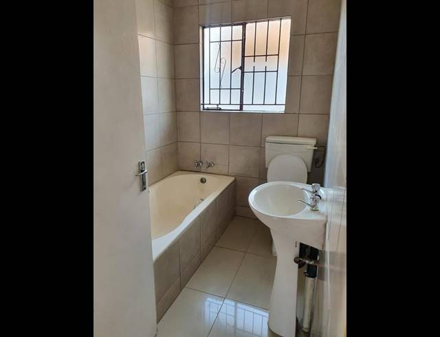 3 BEDROOM HOUSE FOR SALE IN ZAKARIYYA PARK